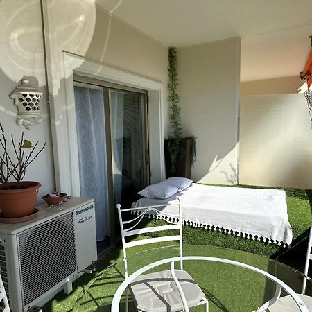 Studio Front De Mer A 10Metres De La Plage Villeneuve-Loubet Exterior photo